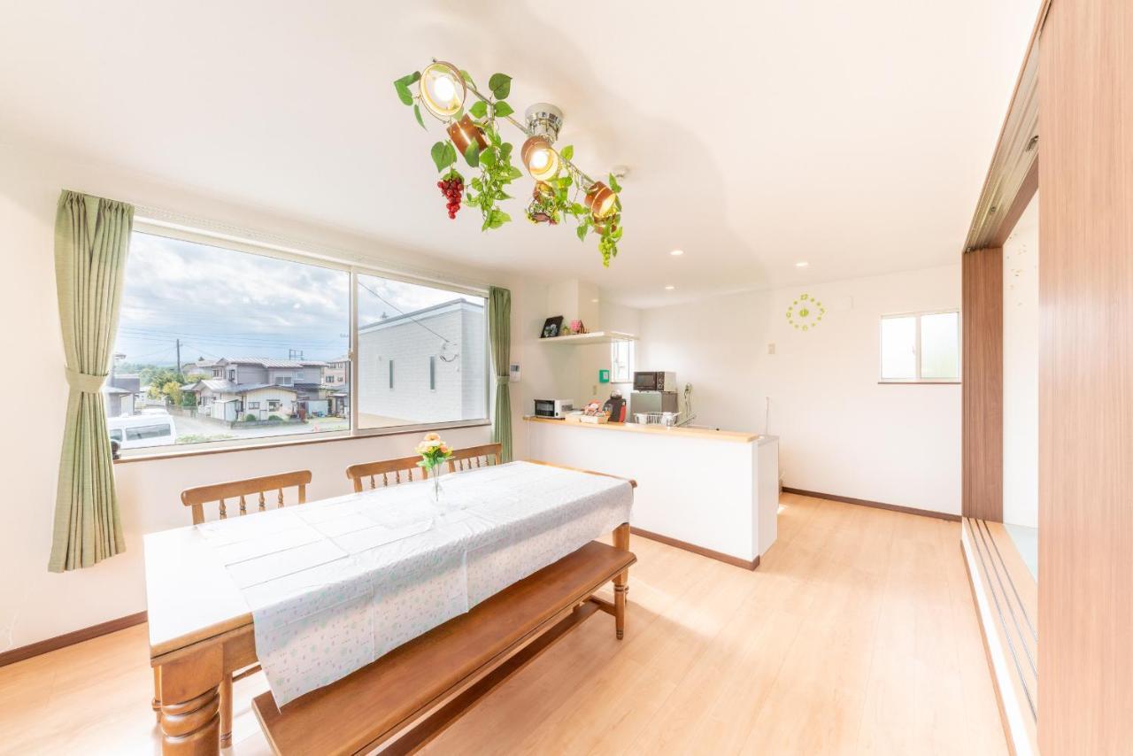 Private House Clover Fujikawaguchiko Buitenkant foto